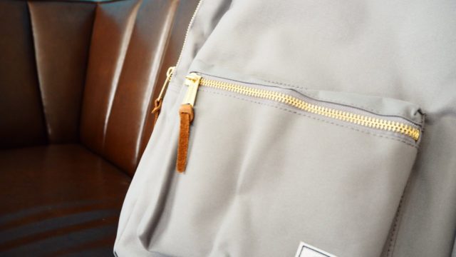 「HERSCHEL(ハーシェル)」のグレーリュック