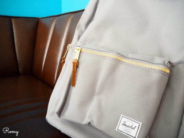 「HERSCHEL(ハーシェル)」のグレーリュック