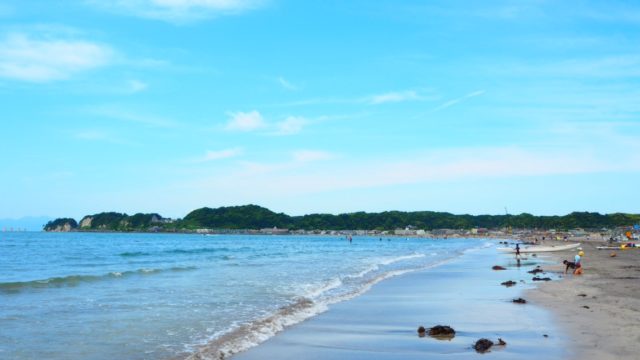 鎌倉・材木座海岸の海と空