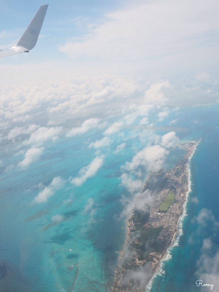 ハバナからカンクンへの飛行機から見た景色