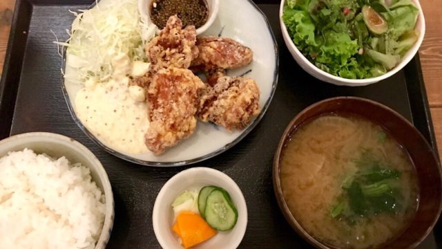 鎌倉・材木座海岸「海沿いのキコリ食堂」