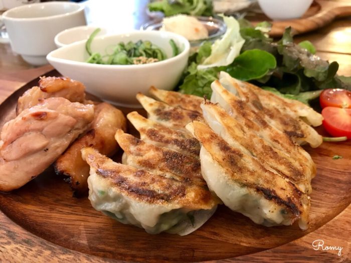 鎌倉餃子umineco Wine Cafe カフェ空間でいただく和風餃子やパクチー餃子 Romy