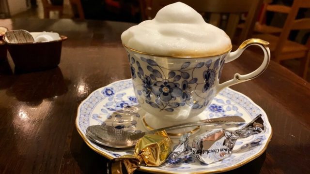 「珈琲専門店 預言CAFE 赤坂店」