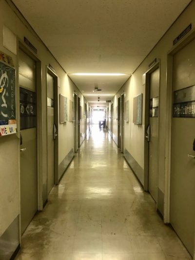 部室の廊下